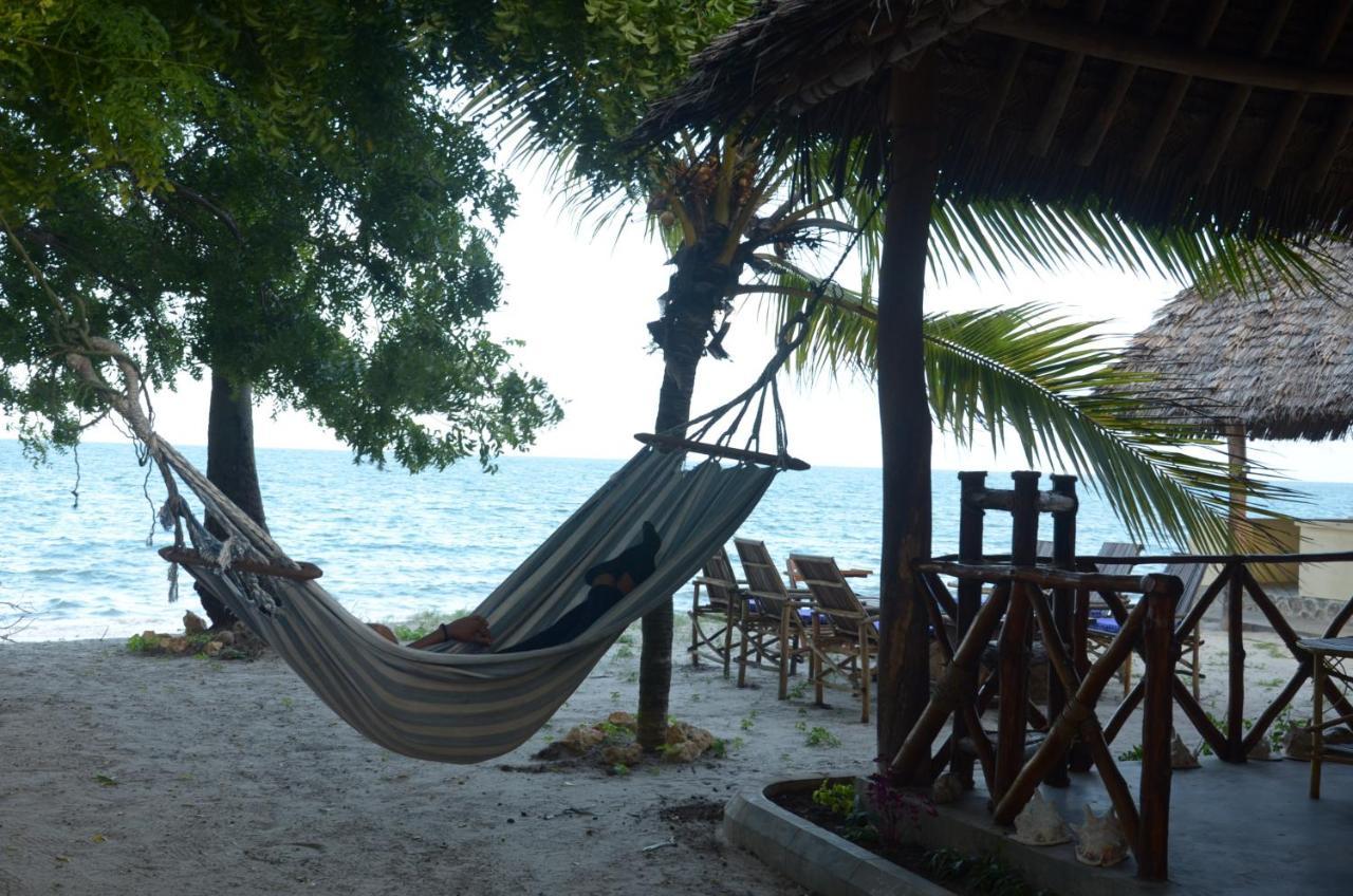 Lui Ushongo Beach House Pangani ภายนอก รูปภาพ