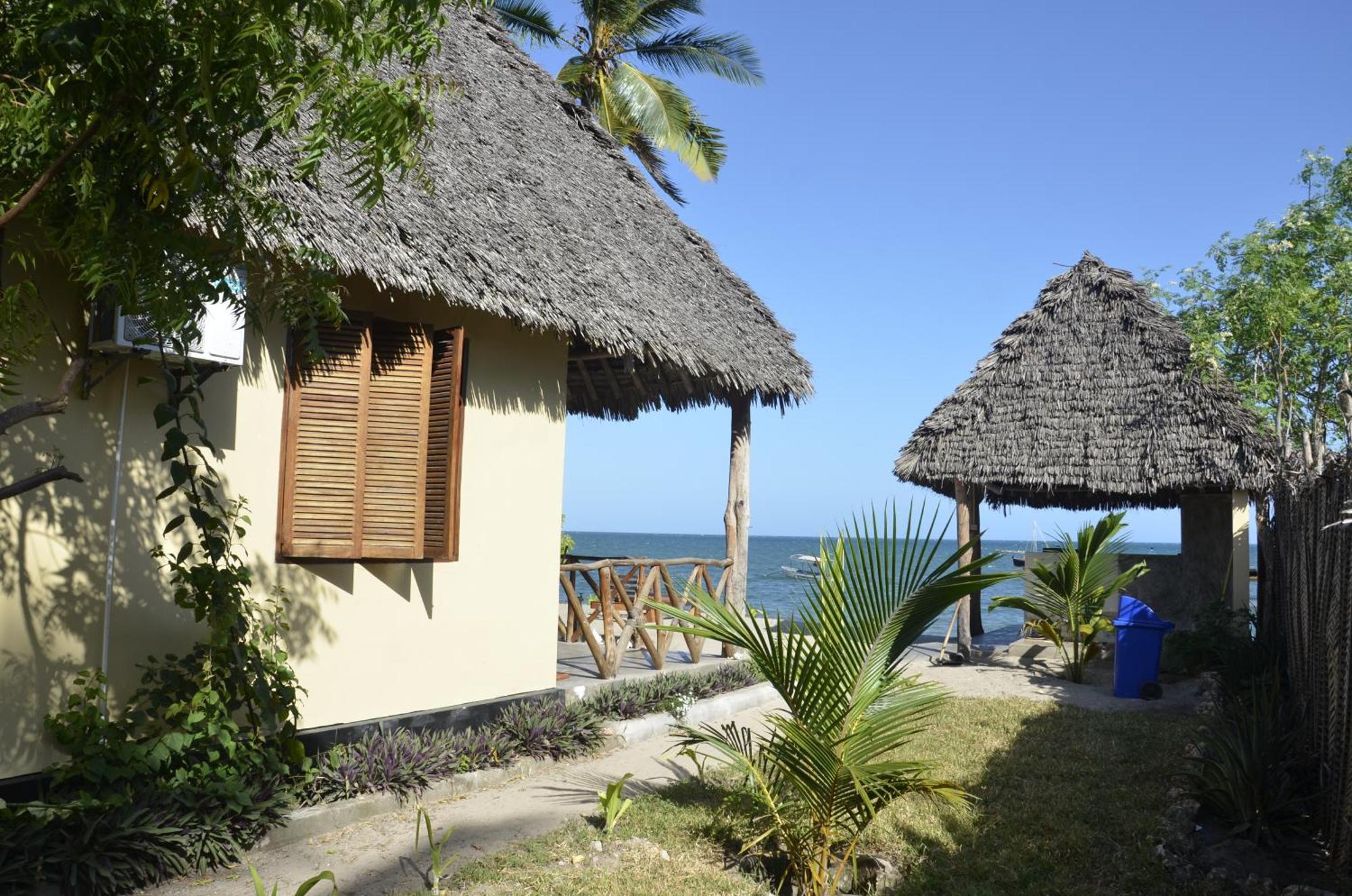 Lui Ushongo Beach House Pangani ภายนอก รูปภาพ